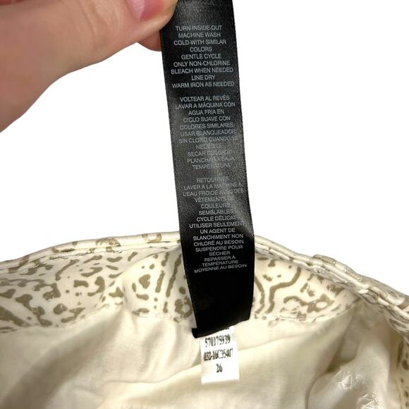 Chicos Size 00 US 2 XS So Lifting Ikat Crop Jeans White Tan Print Pants Preppy - Picture 9 of 10